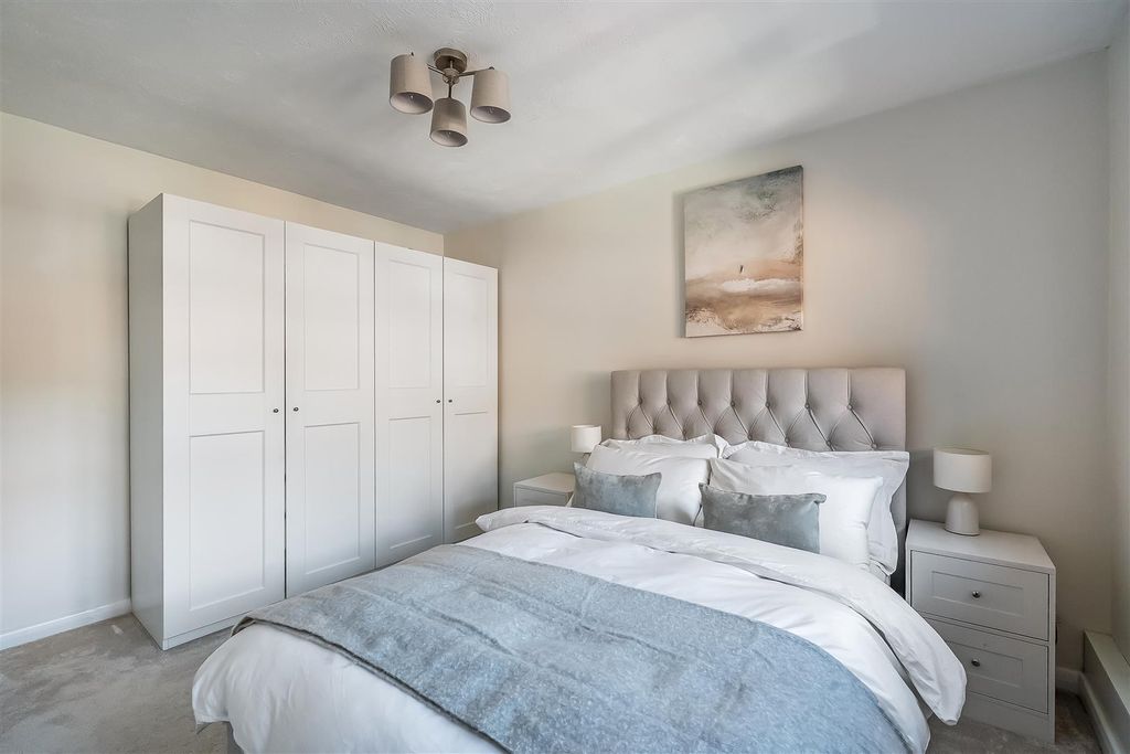 Additional image 8 of 1 bed flat for saleAshtead KT21