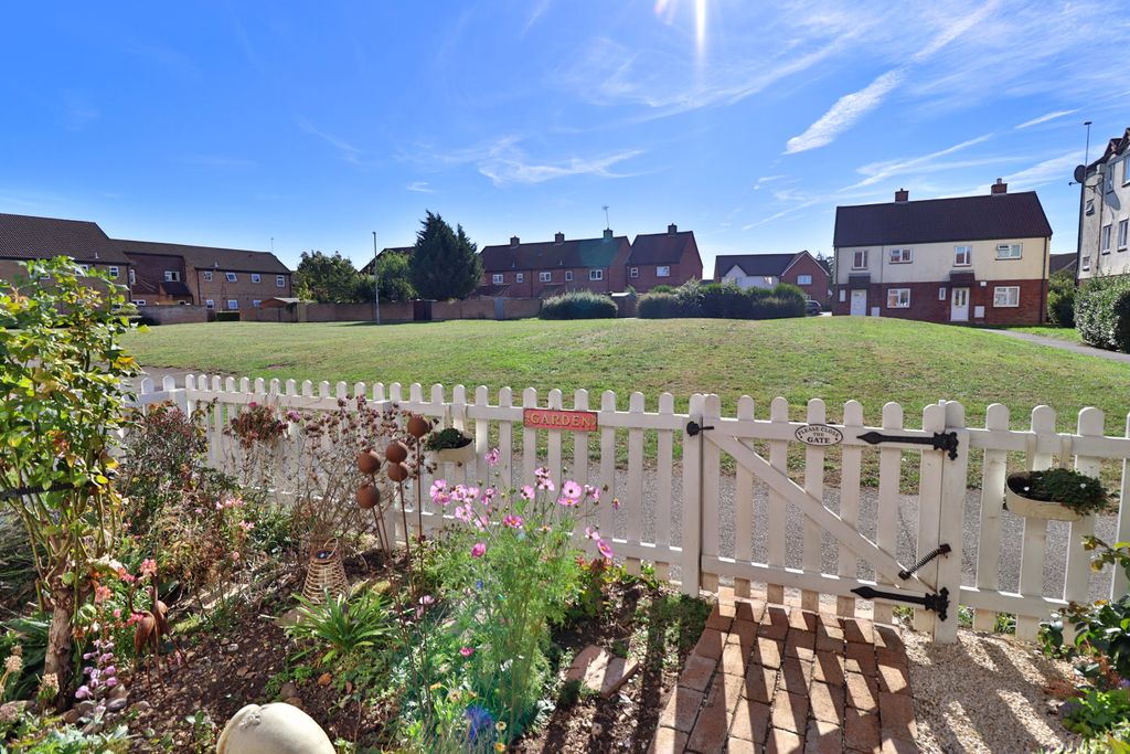 Property photo 2 of 14