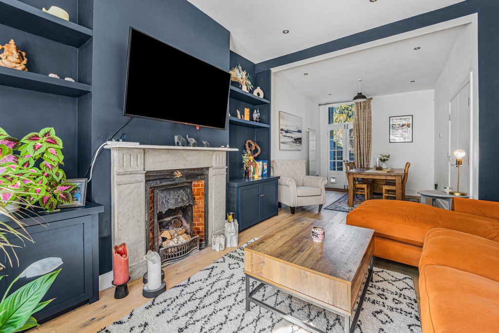 Property photo 2 of 17