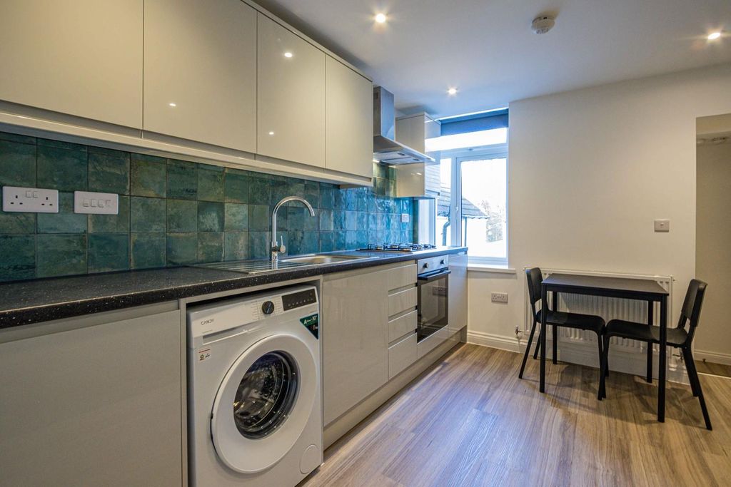 Property photo 2 of 7 Img-5.Jpg