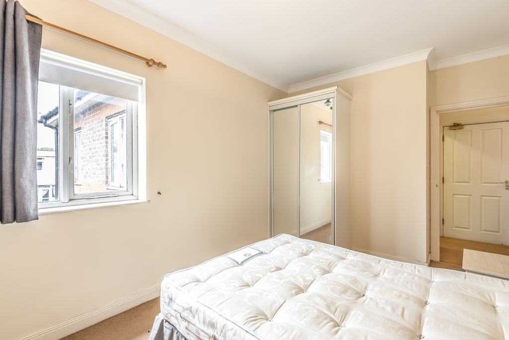 Property photo 3 of 8 610677 (5)