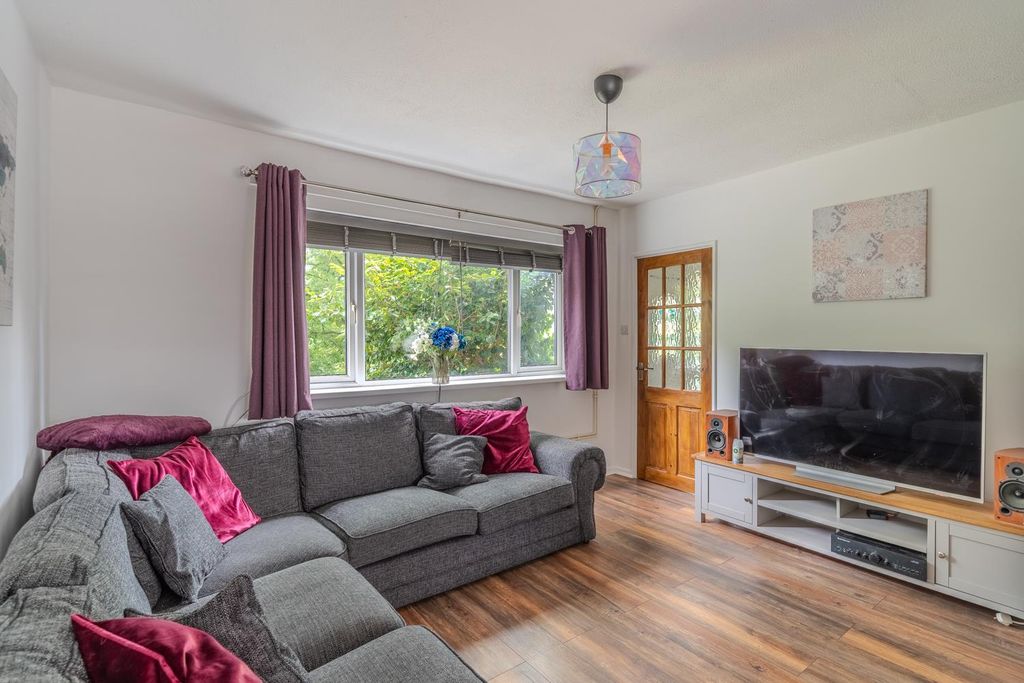 Property photo 3 of 21 6 Canberra Close-9.Jpg