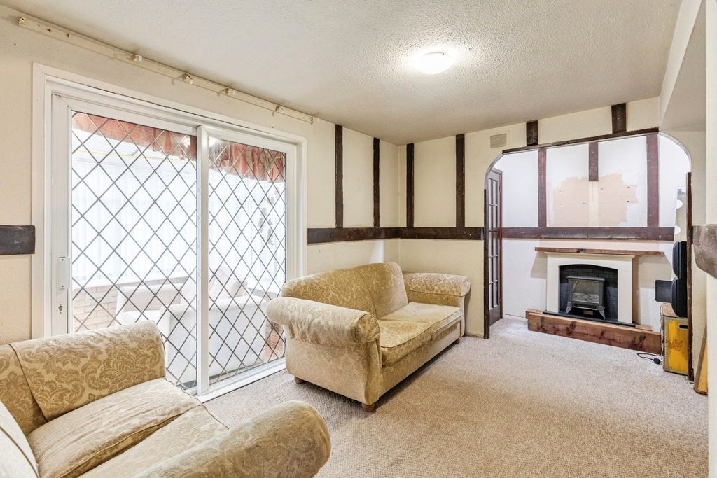 Property photo 2 of 19