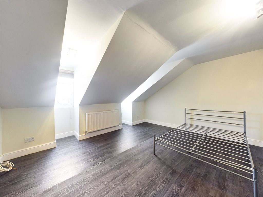 Property photo 3 of 6 Picture No. 11