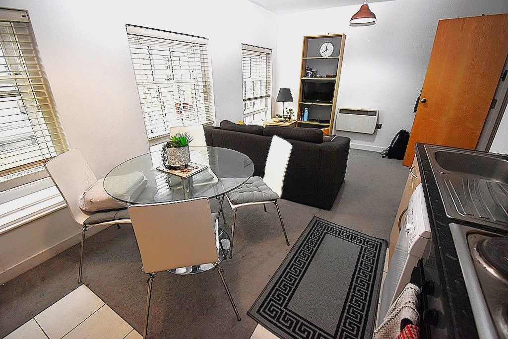 Property photo 3 of 9 Lounge