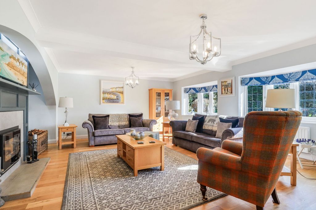 Property photo 2 of 43