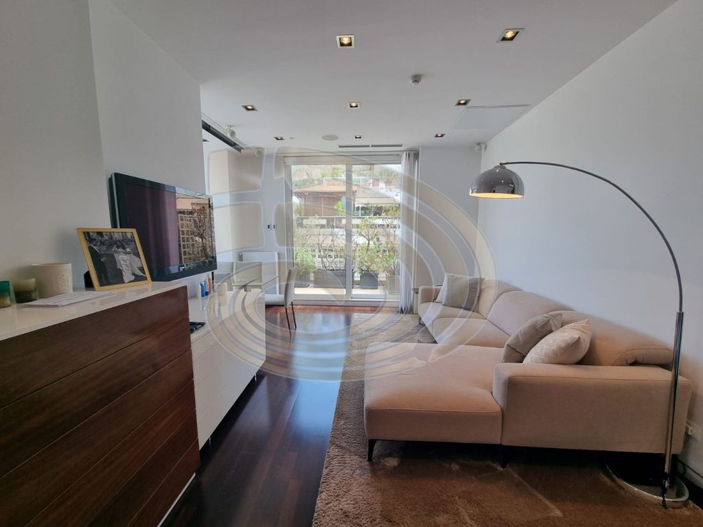 Property photo 3 of 40