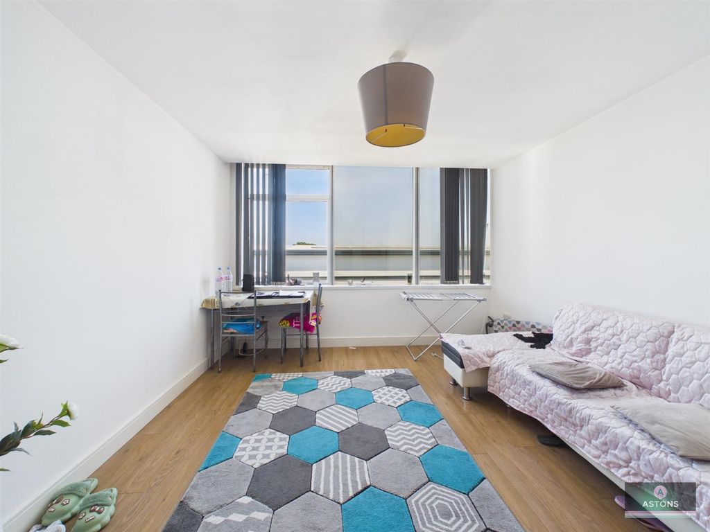 Property photo 3 of 6 Cam02067G0-Pr0335-Still008.Jpg