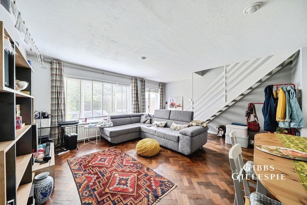 Property photo 2 of 15 Pbox-Img.Jpg