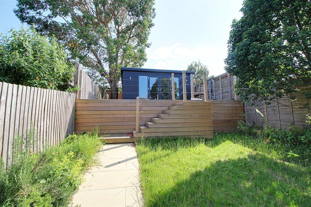 Property photo 2 of 18 Img_1461-Img_1463.Jpg