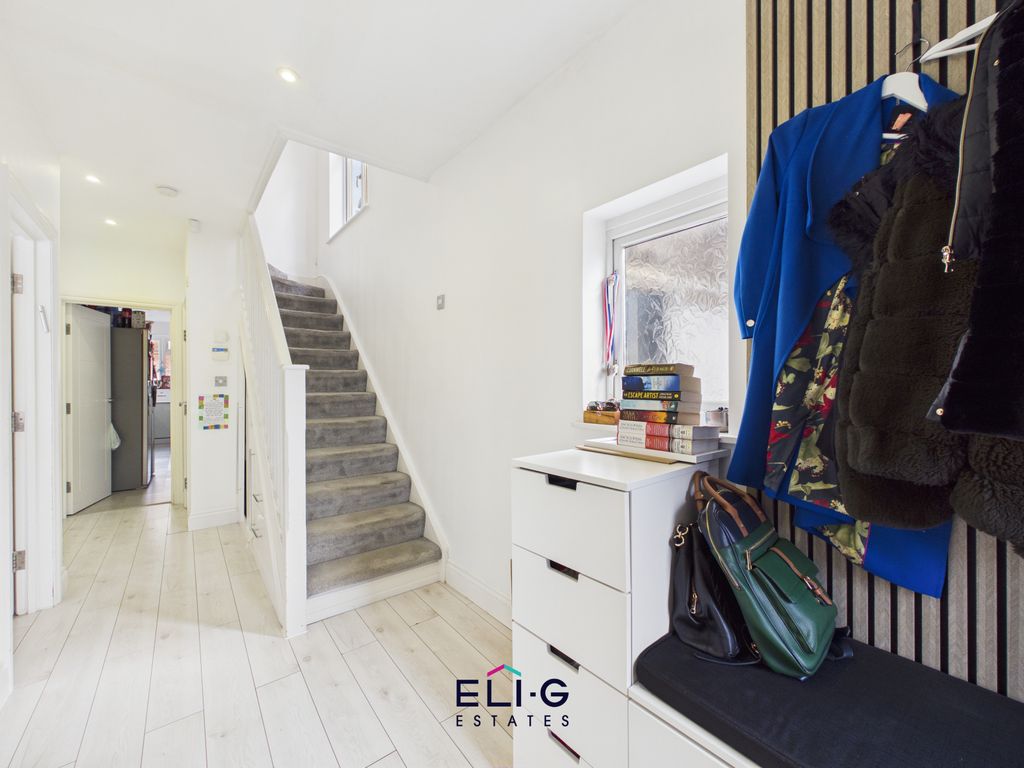 Property photo 2 of 19 Gallery