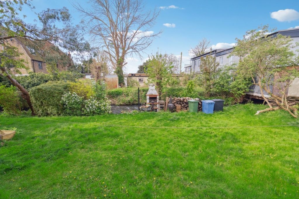 Property photo 2 of 22