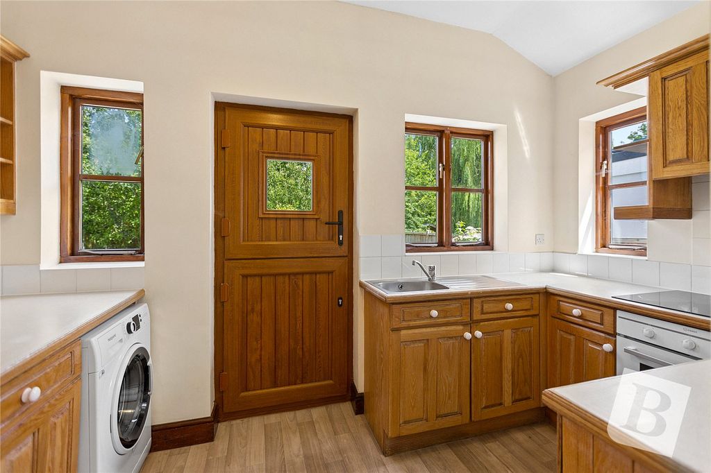 Property photo 2 of 18 Kitchen