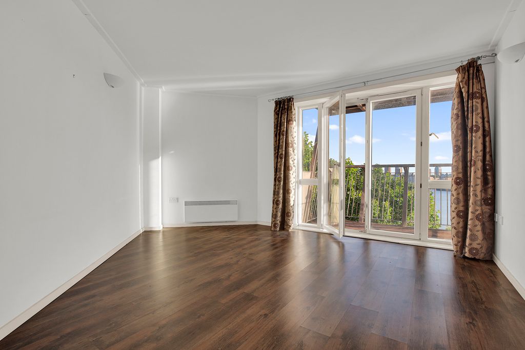Property photo 3 of 12 Jamc1076.Jpg