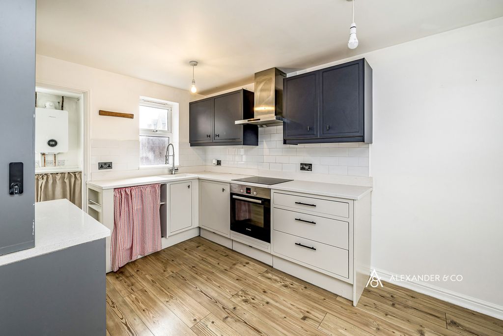 Property photo 2 of 16 Pbox-Img.Jpg