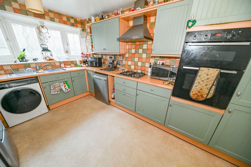 Property photo 3 of 12 Photo 3