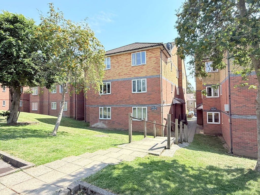 Property photo 1 of 5