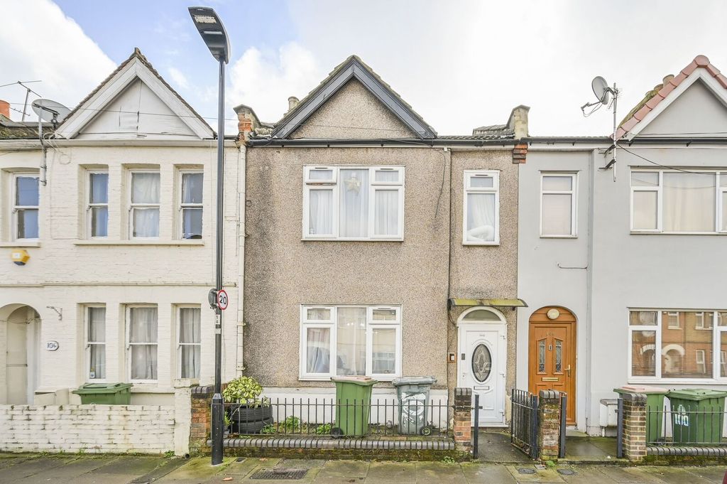 Property photo 1 of 17