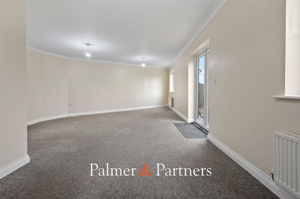 Property photo 3 of 12 Picture No. 10