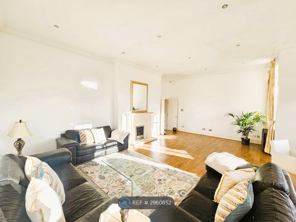 Property photo 3 of 21