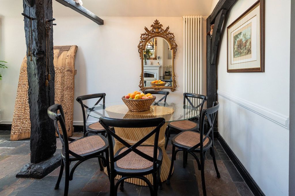 Property photo 3 of 35 Dining Area