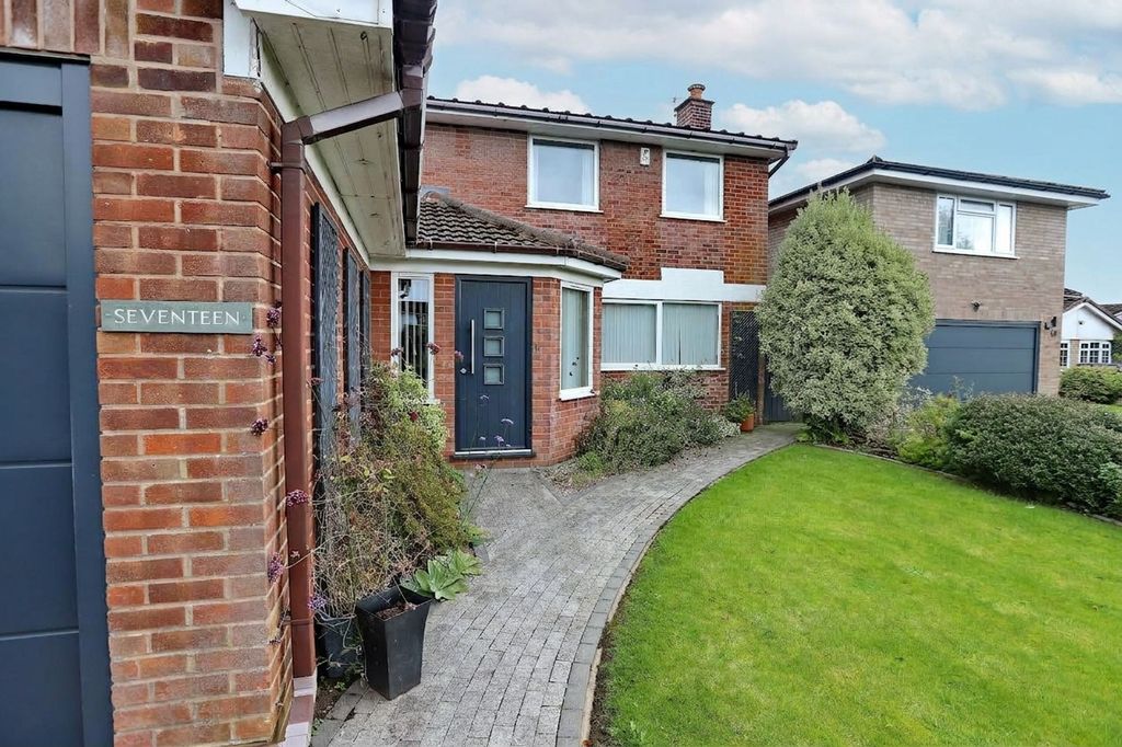 Property photo 2 of 37