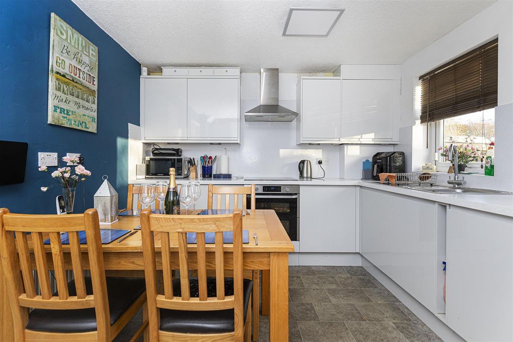 Property photo 2 of 25 Kitchen Diner