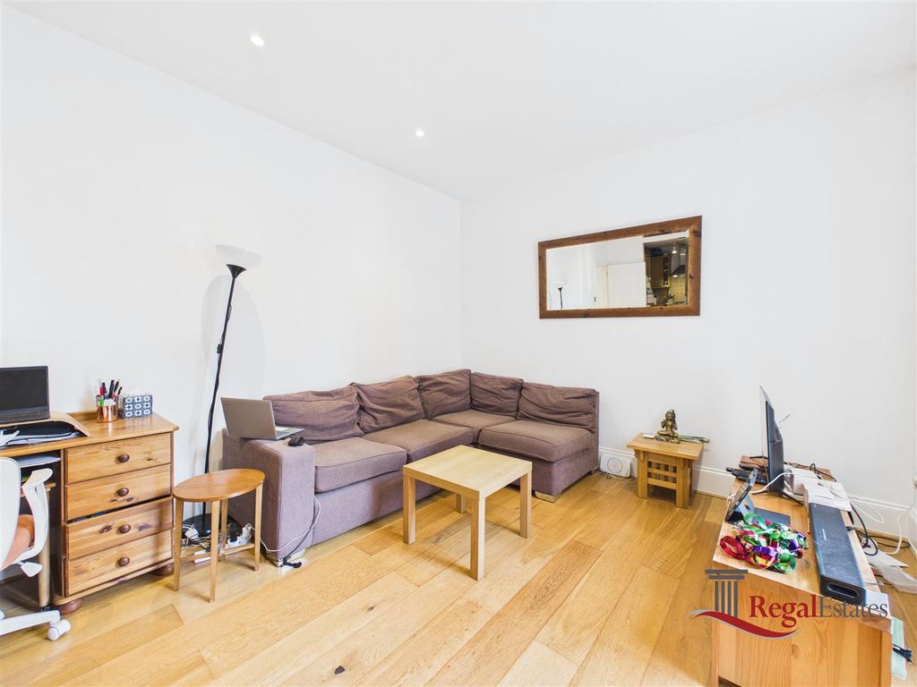 Property photo 3 of 10 Cam02489G0-Pr0296-Still007.Jpg