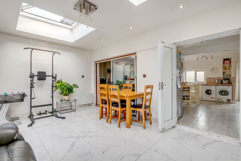 Property photo 3 of 19 4203292