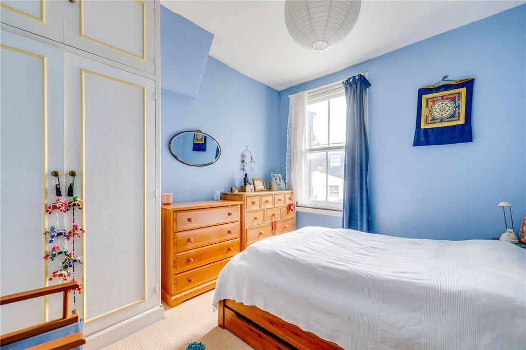 Property photo 3 of 19 Picture No. 02