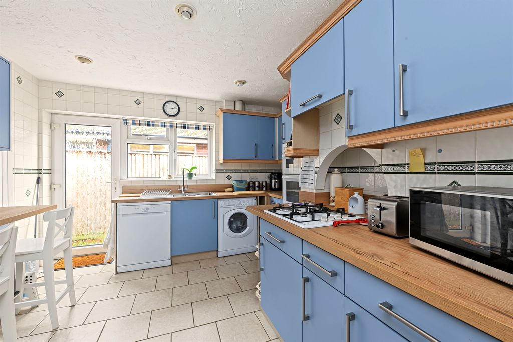 Property photo 1 of 5