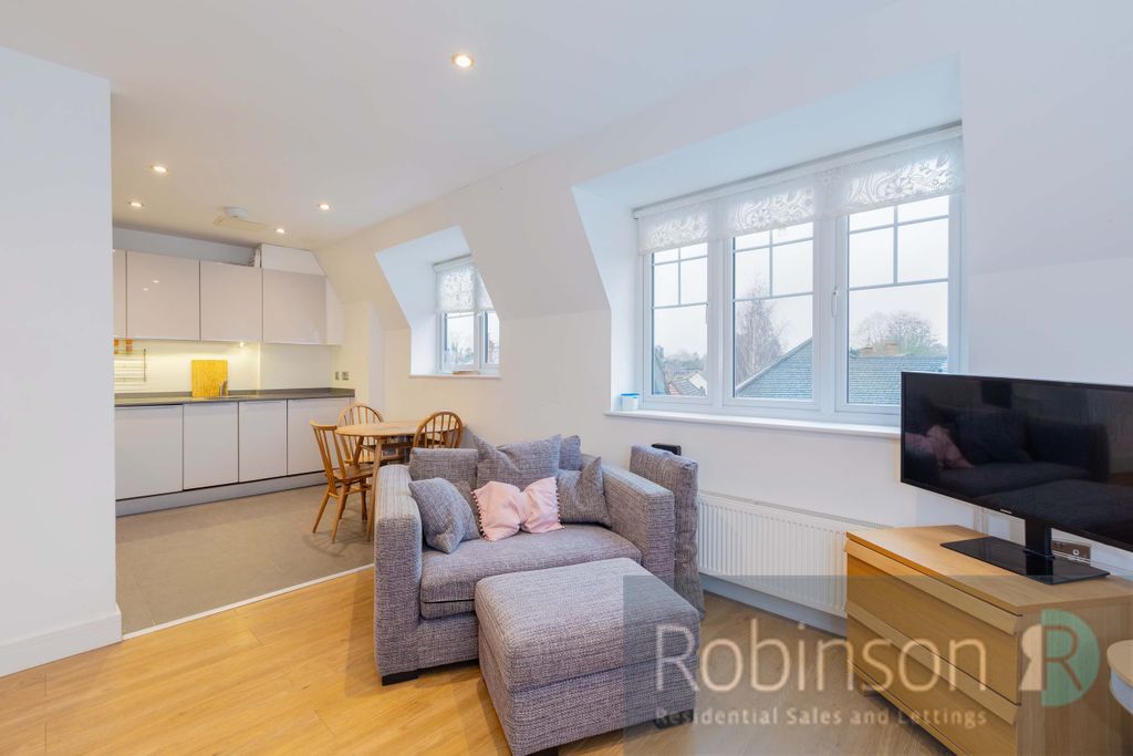 Property photo 2 of 12 5 Ruby Court-6