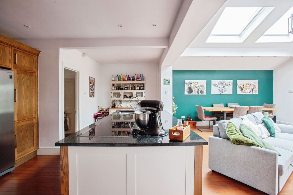 Property photo 2 of 31 Pbox-Img.Jpg