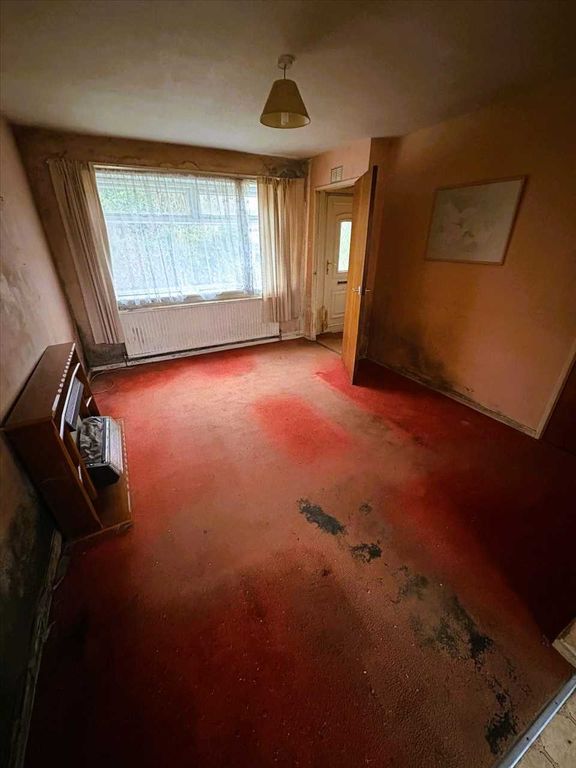 Property photo 2 of 10 Lounge (1)