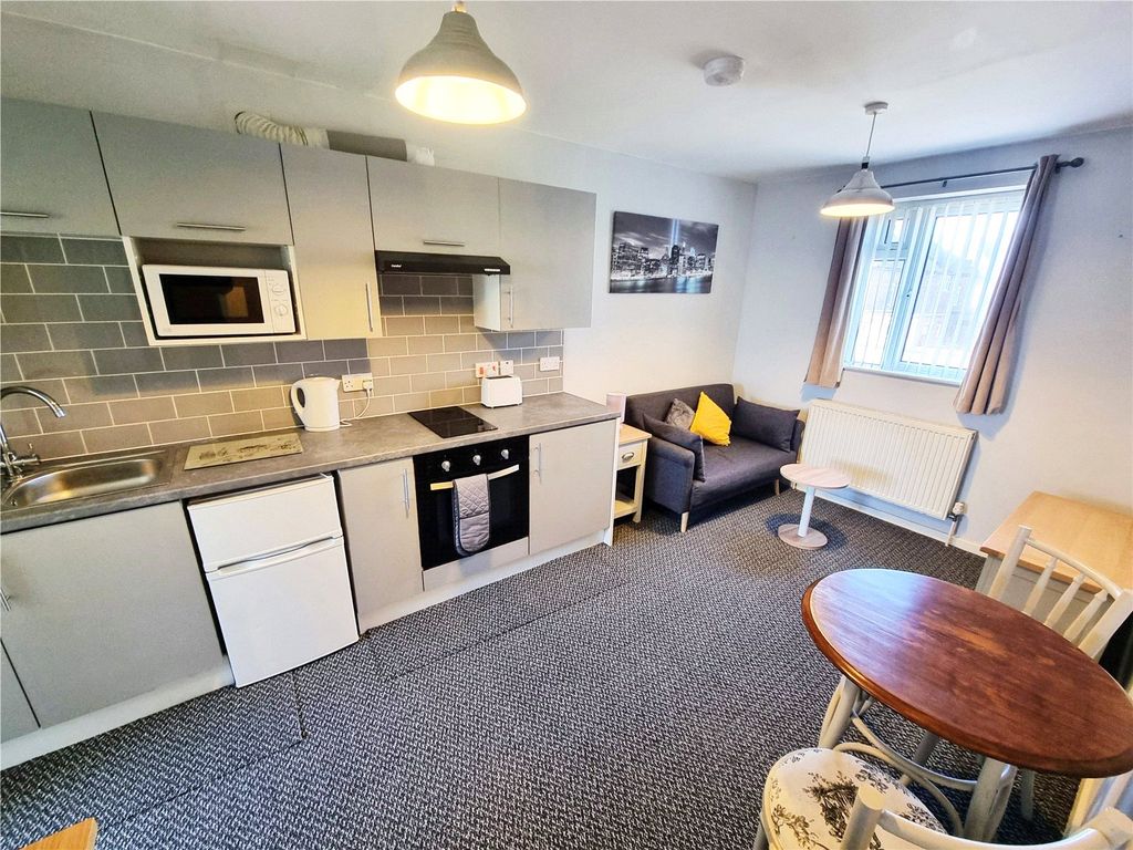 Property photo 2 of 10 Picture No. 24