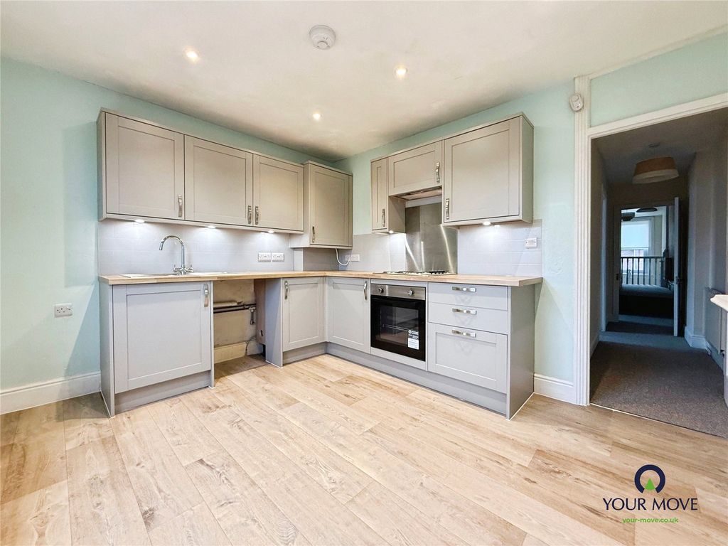 Property photo 2 of 14 Picture No. 12