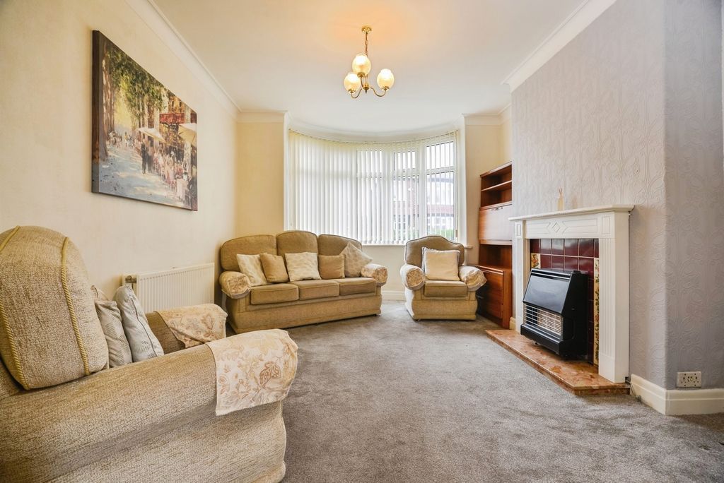 Property photo 2 of 17 Photo