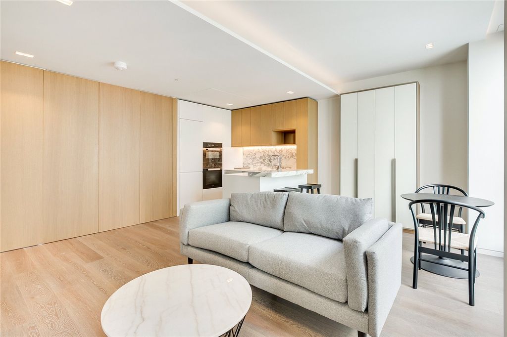 Property photo 1 of 12 Kitchen/Reception