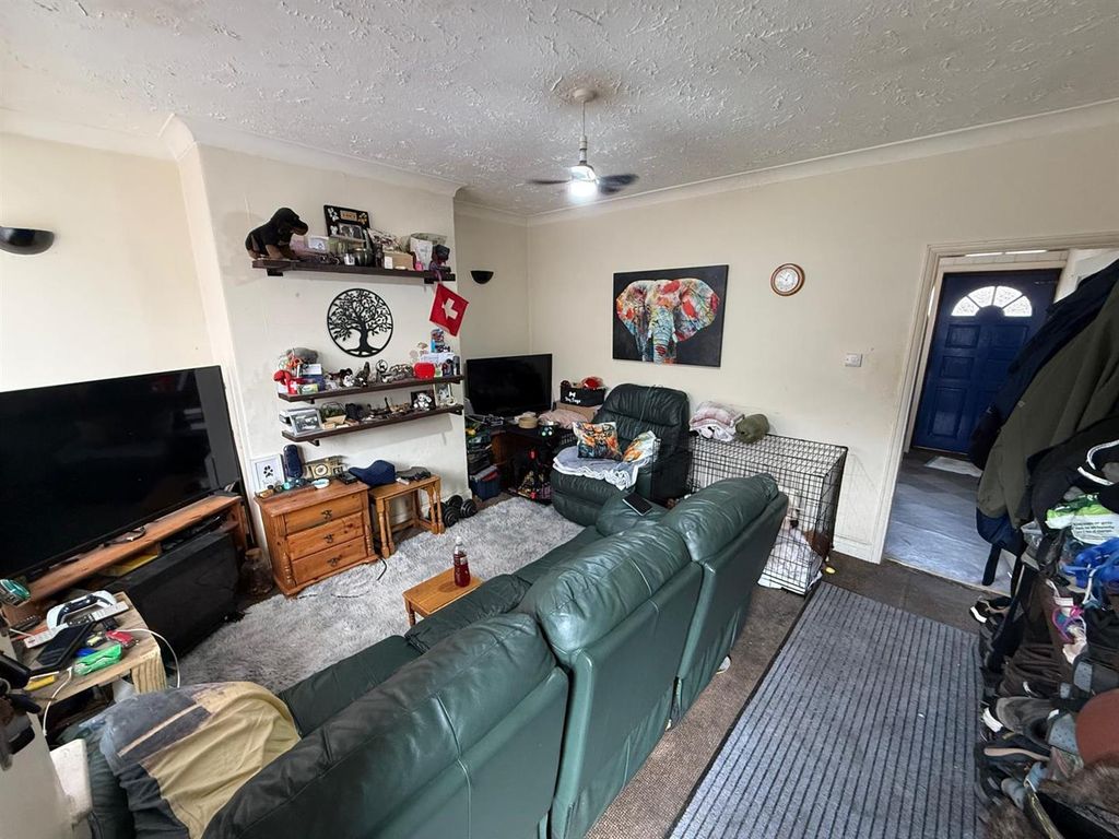 Property photo 3 of 13