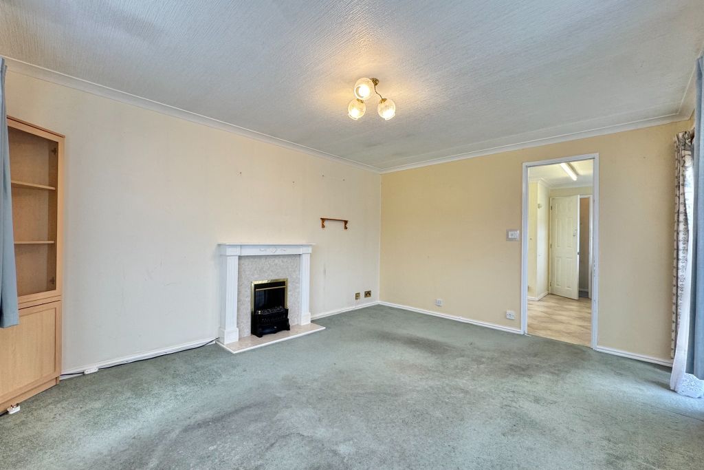 Property photo 2 of 11 Living Room