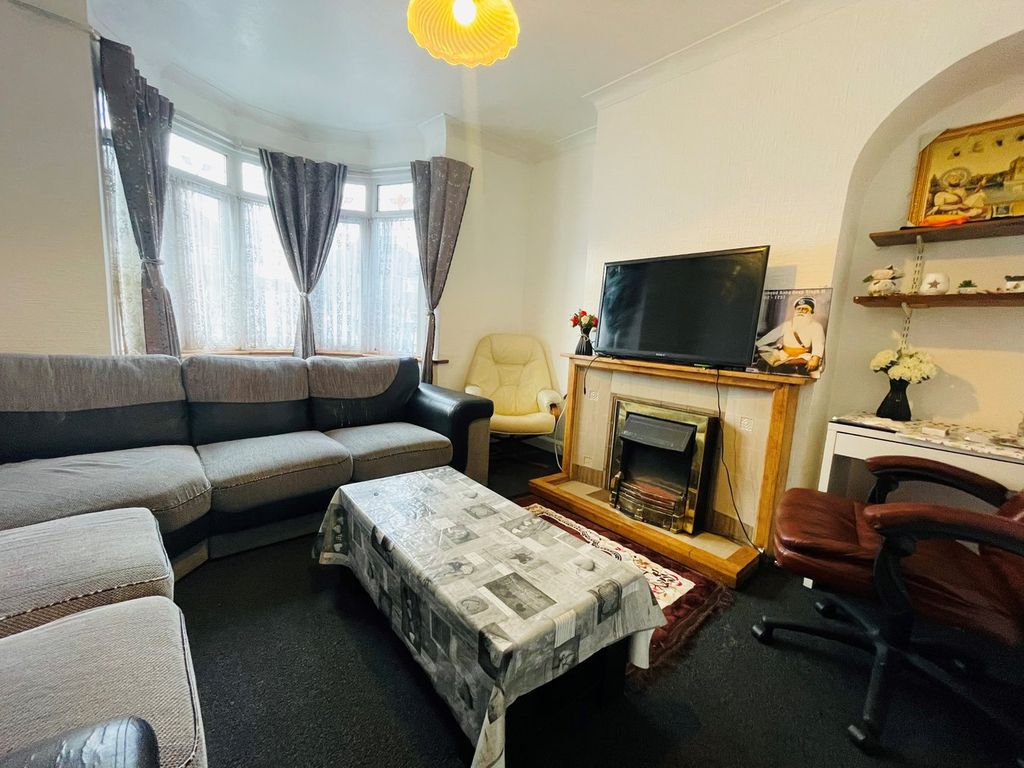 Property photo 3 of 16
