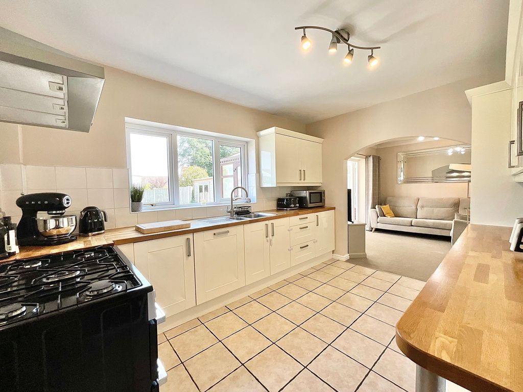 Property photo 3 of 35