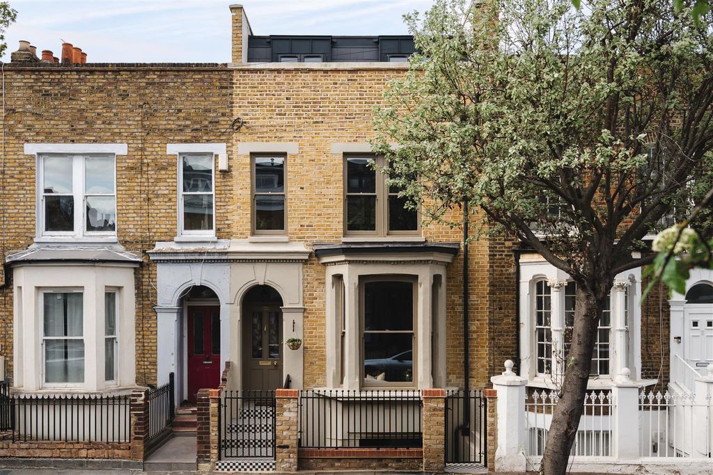 Property photo 2 of 49 Glenarm Road-3.Jpg