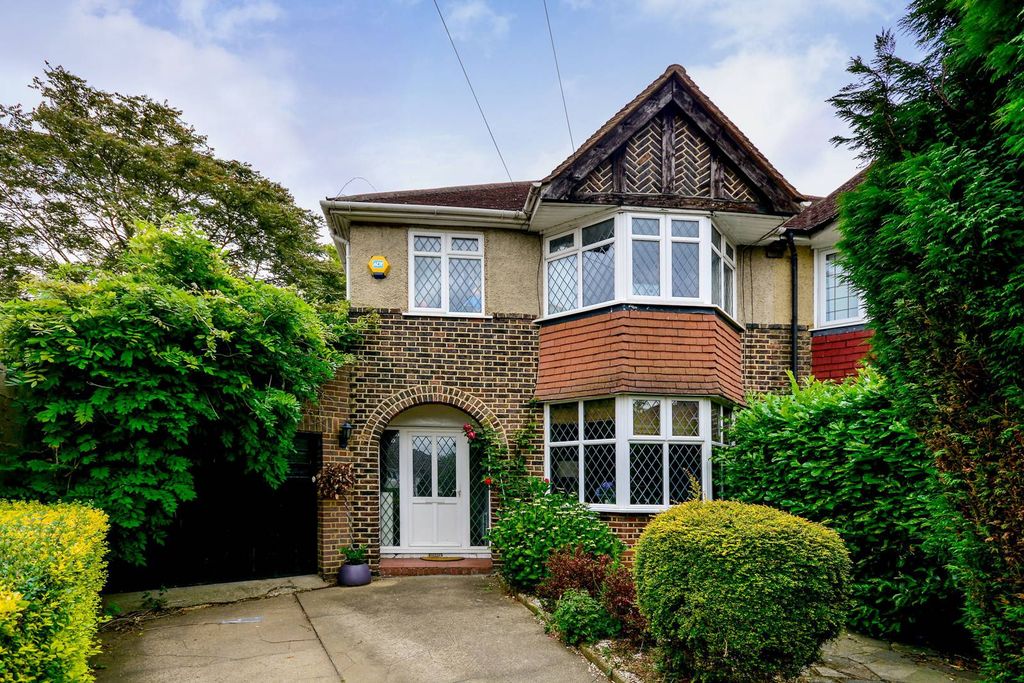 Property photo 2 of 11