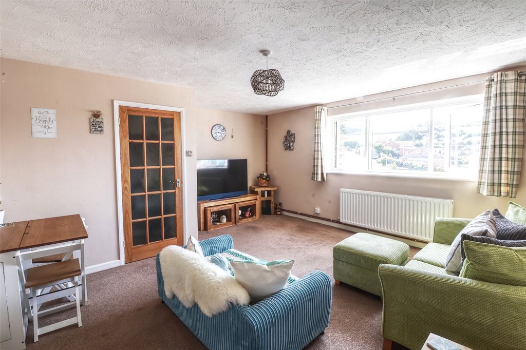 Property photo 3 of 16 Picture No. 17