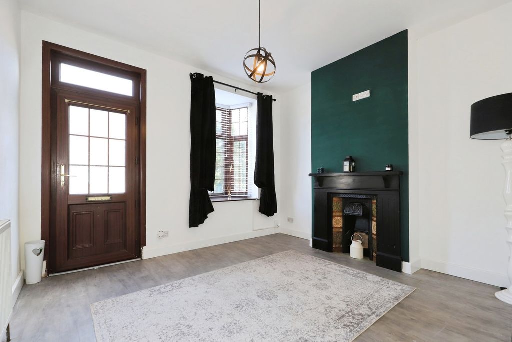 Property photo 2 of 20 Pbox-Img.Jpg