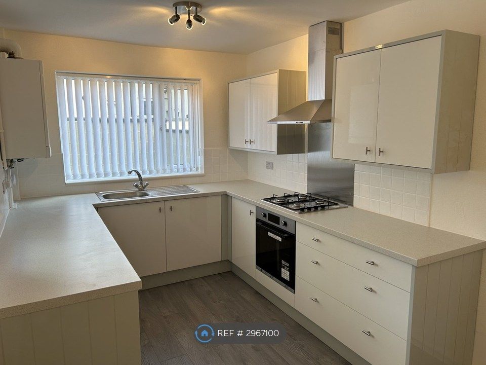 Property photo 1 of 18 Kitchen