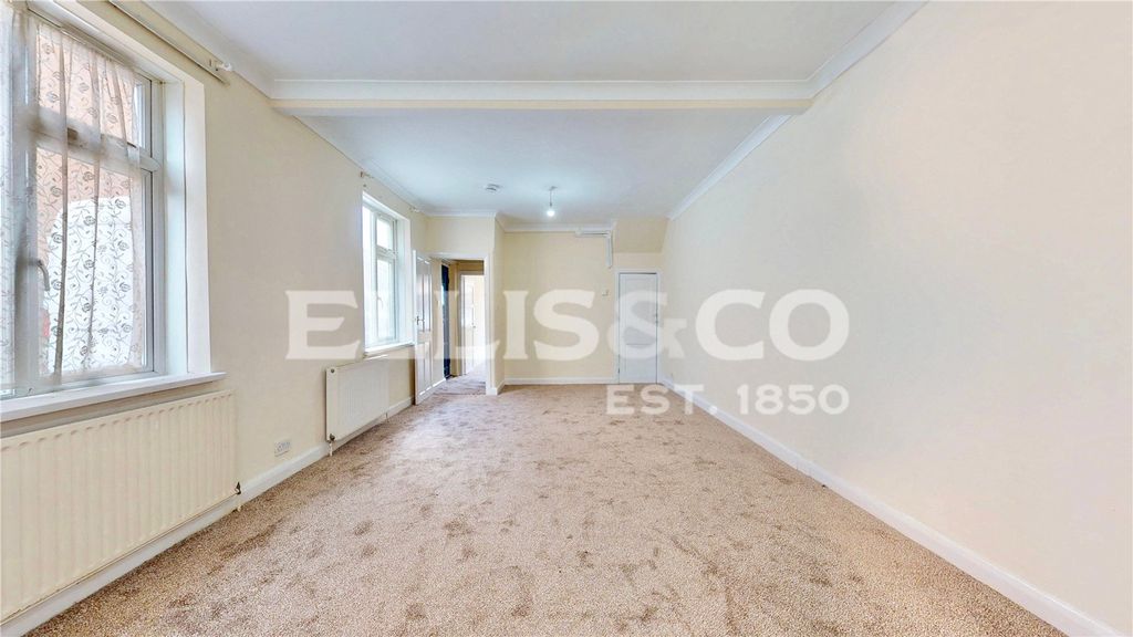 Property photo 3 of 16 Picture No. 01