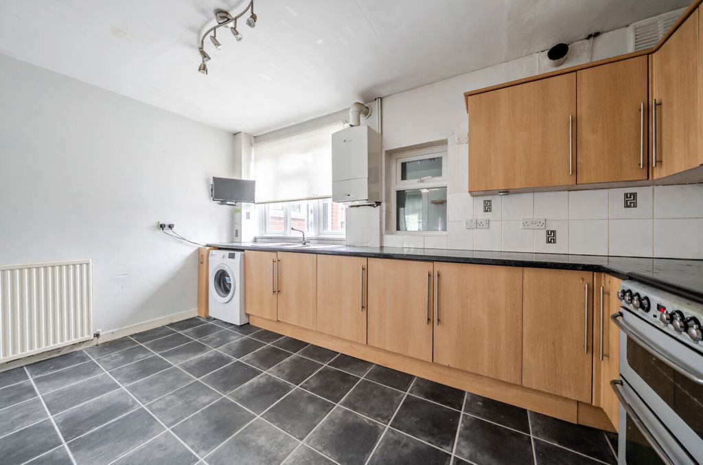 Property photo 3 of 13 1476931-4-6A2970E...