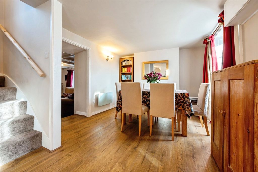 Property photo 3 of 19 Picture No. 02